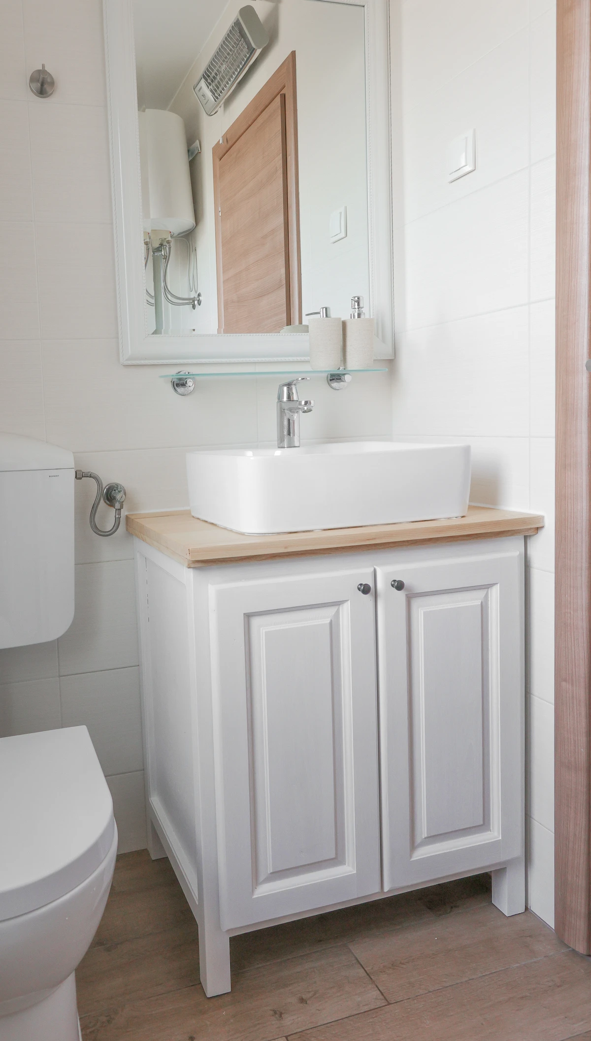 apartment-1 bathroom