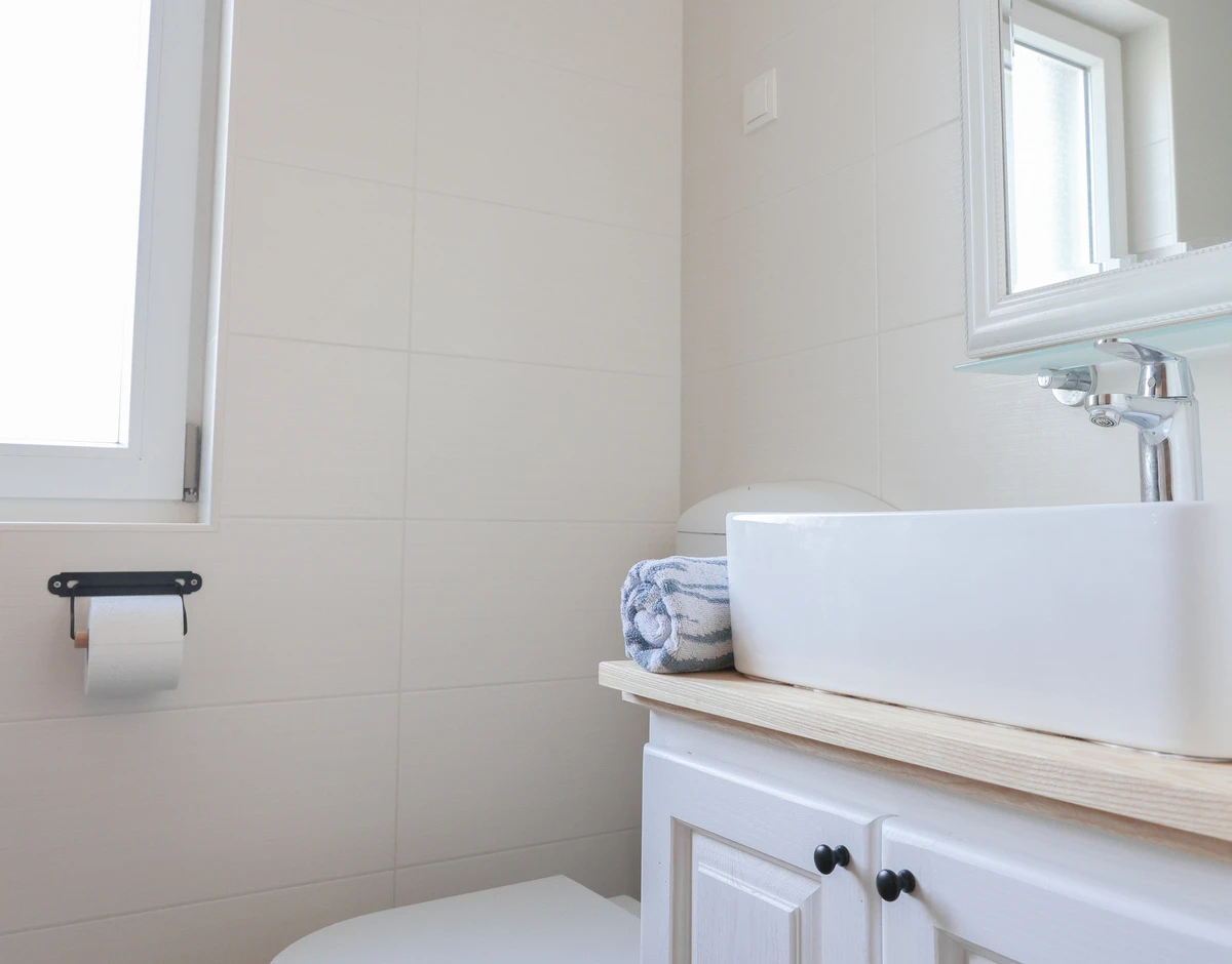 apartment-1 bathroom