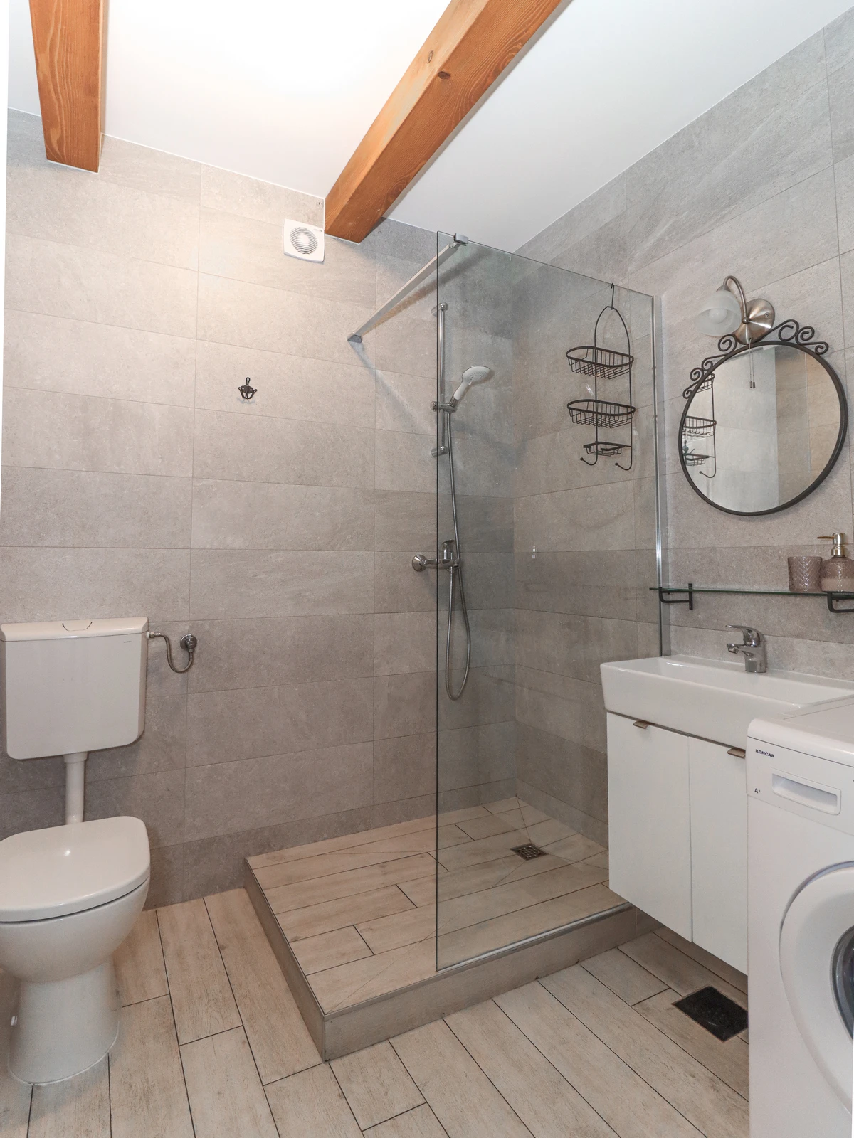 apartment-4 bathroom